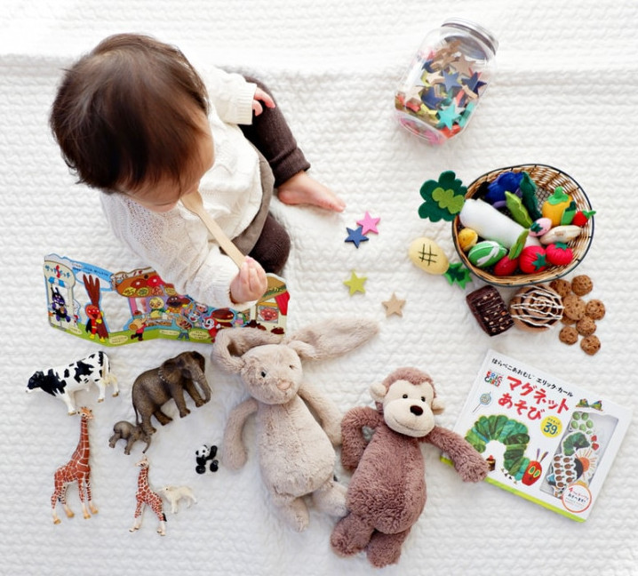 My Wooden Blocks - A Baby Sitting and Playing