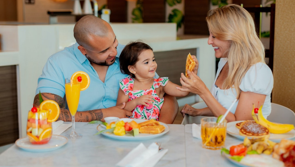 My Wooden Blocks - Family breakfast